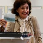 Βόρεια Μακεδονία: Ευρεία νίκη κατήγαγε η υποψήφια της αντιπολίτευσης στον πρώτο γύρο των προεδρικών εκλογών